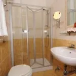فندق تشارتير 2*
